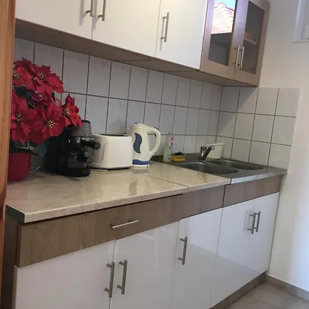 Lägenhet Ezo Apartmanhaz *