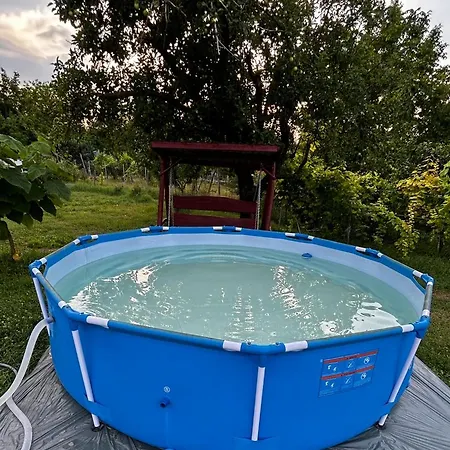 Lägenhet Ezo Apartmanhaz Balatonberény