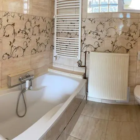 Ezo Apartmanhaz Балатонберень