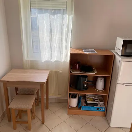 Ezo Apartmanhaz *
