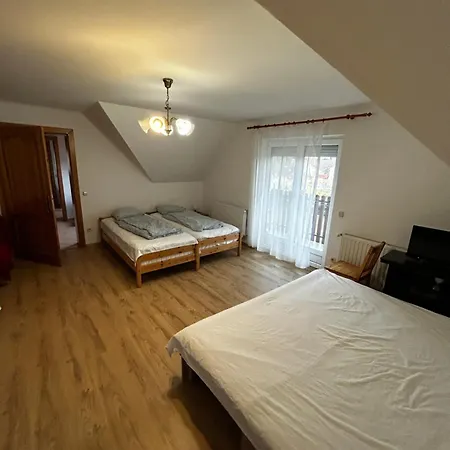 Lägenhet Ezo Apartmanhaz *